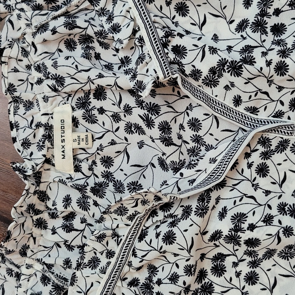 Max Studio Blouse - Picture 2 of 7